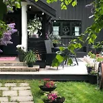 Casa Steinbekken, Rom Inkl Morgenkaffe For Par Og Kvinner Med Felles Toalett בית אירוח Eidsvoll