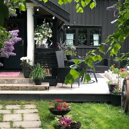 Casa Steinbekken, Rom Inkl Morgenkaffe For Par Og Kvinner Med Felles Toalett Accommodatie bij particulieren Eidsvoll
