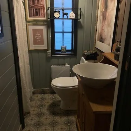 Casa Steinbekken, Rom Inkl Morgenkaffe For Par Og Kvinner Med Felles Toalett Homestay szállás Eidsvoll község