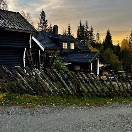 Casa Steinbekken, Rom Inkl Morgenkaffe For Par Og Kvinner Med Felles Toalett Accommodatie bij particulieren *