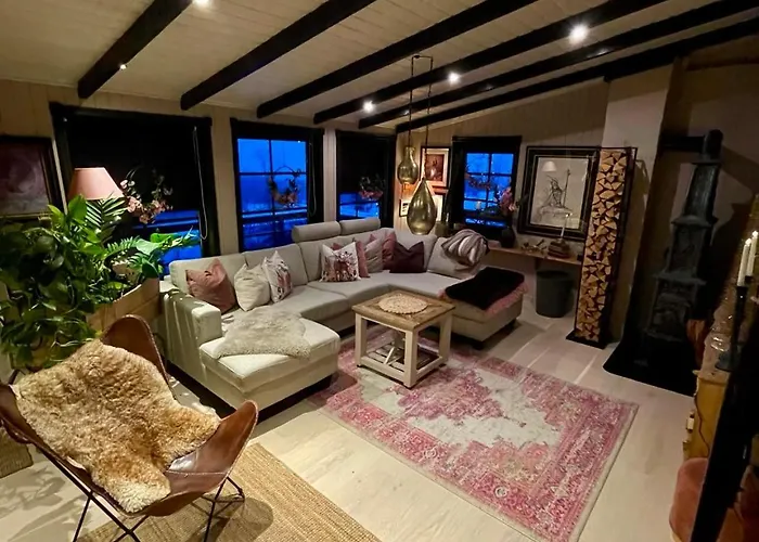 Casa Steinbekken, Rom Inkl Morgenkaffe For Par Og Kvinner Med Felles Toalett Eidsvoll