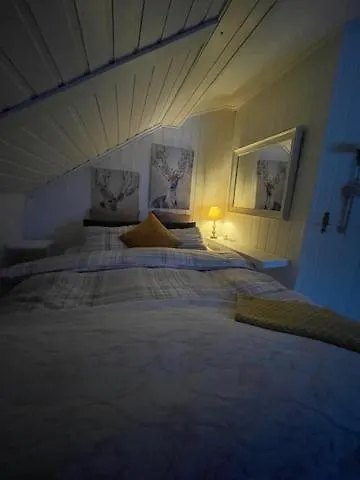 Séjour chez l'habitant Casa Steinbekken, Rom Inkl Morgenkaffe For Par Og Kvinner Med Felles Toalett *