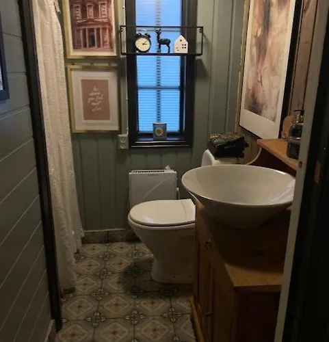 Casa Steinbekken, Rom Inkl Morgenkaffe For Par Og Kvinner Med Felles Toalett Séjour chez l'habitant Eidsvoll